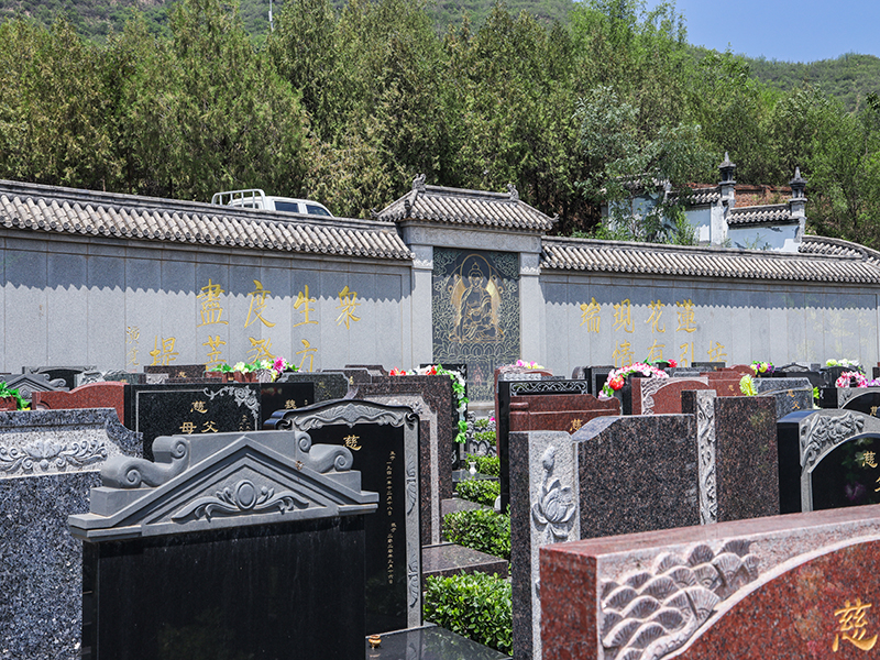 凤凰山墓地的环境怎么样？